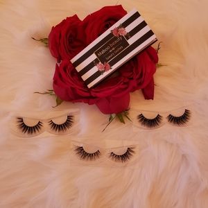 Natural lashes